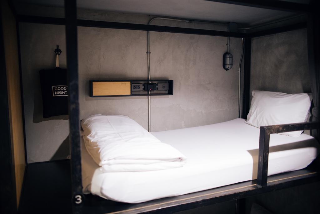 Bed Station Hostel Ratchthewi Bangkok Esterno foto